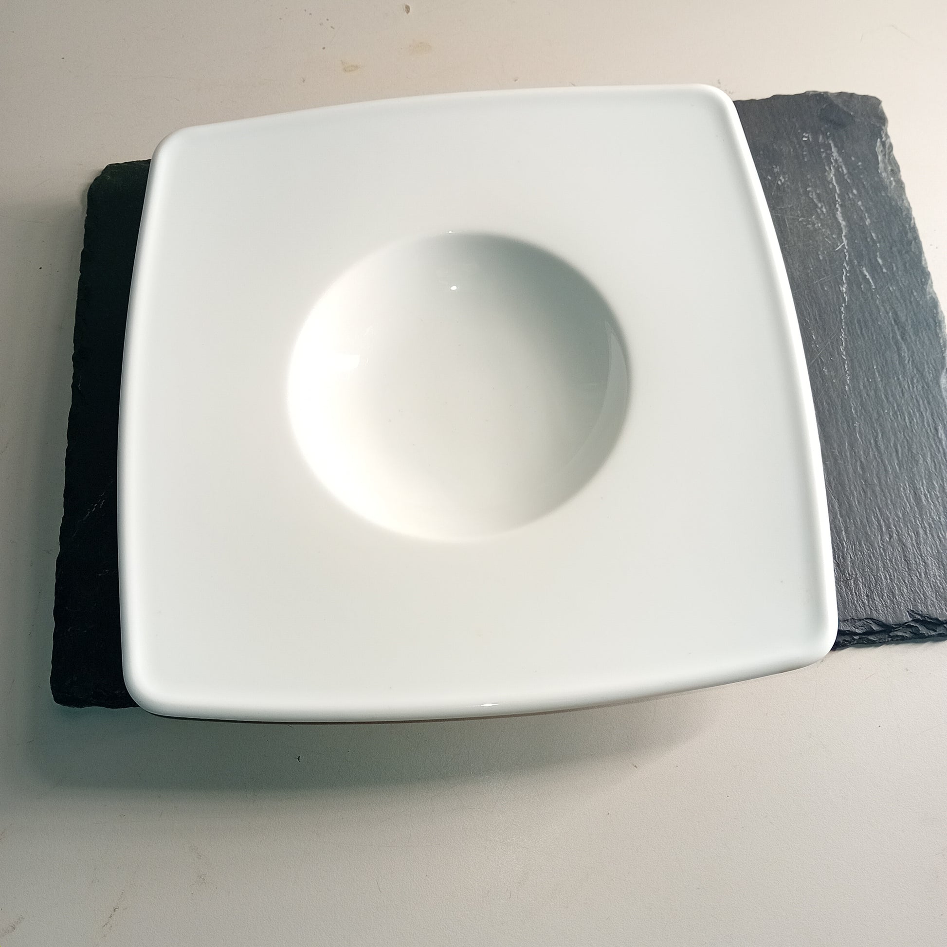 Piatto fondo in porcellana usato marca Lubiana 26x26cm Ristorazione Sd Service Store