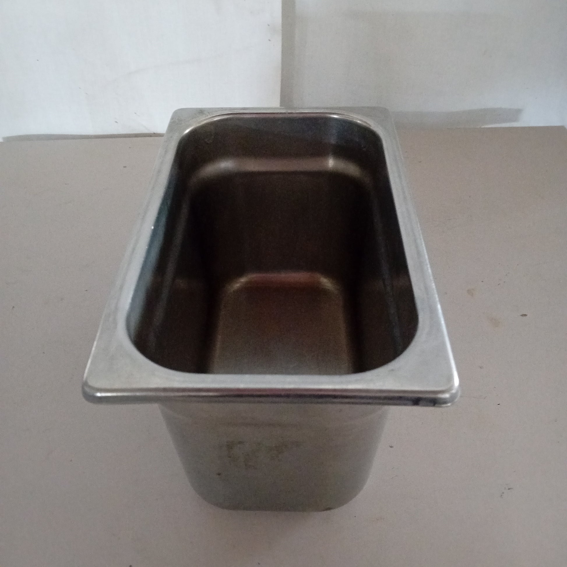 Contenitore gastronorm usato 26x16cm altezza 15cm Attrezzatura da ristorazione usata Sd Service Store