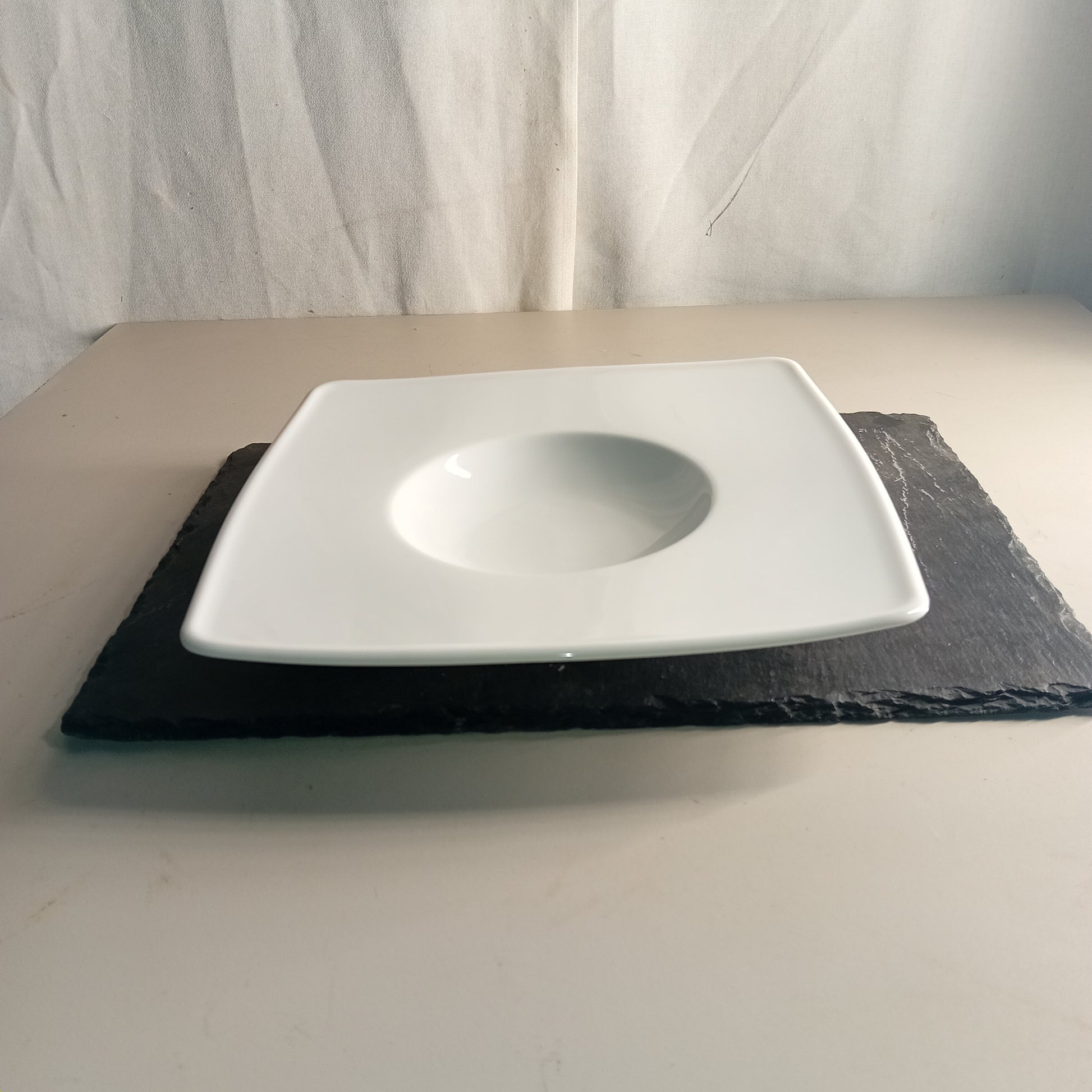 Piatto fondo in porcellana usato marca Lubiana 26x26cm Ristorazione Sd Service Store