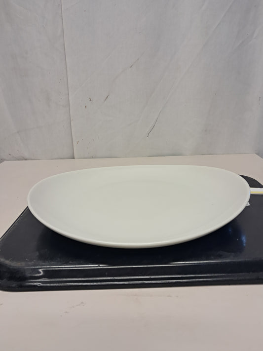 Piatti piani ovali, in porcellana, marca Saturnia, diametro 30cm, usati per la ristorazione Attrezzatura da ristorazione usata Sd Service Store