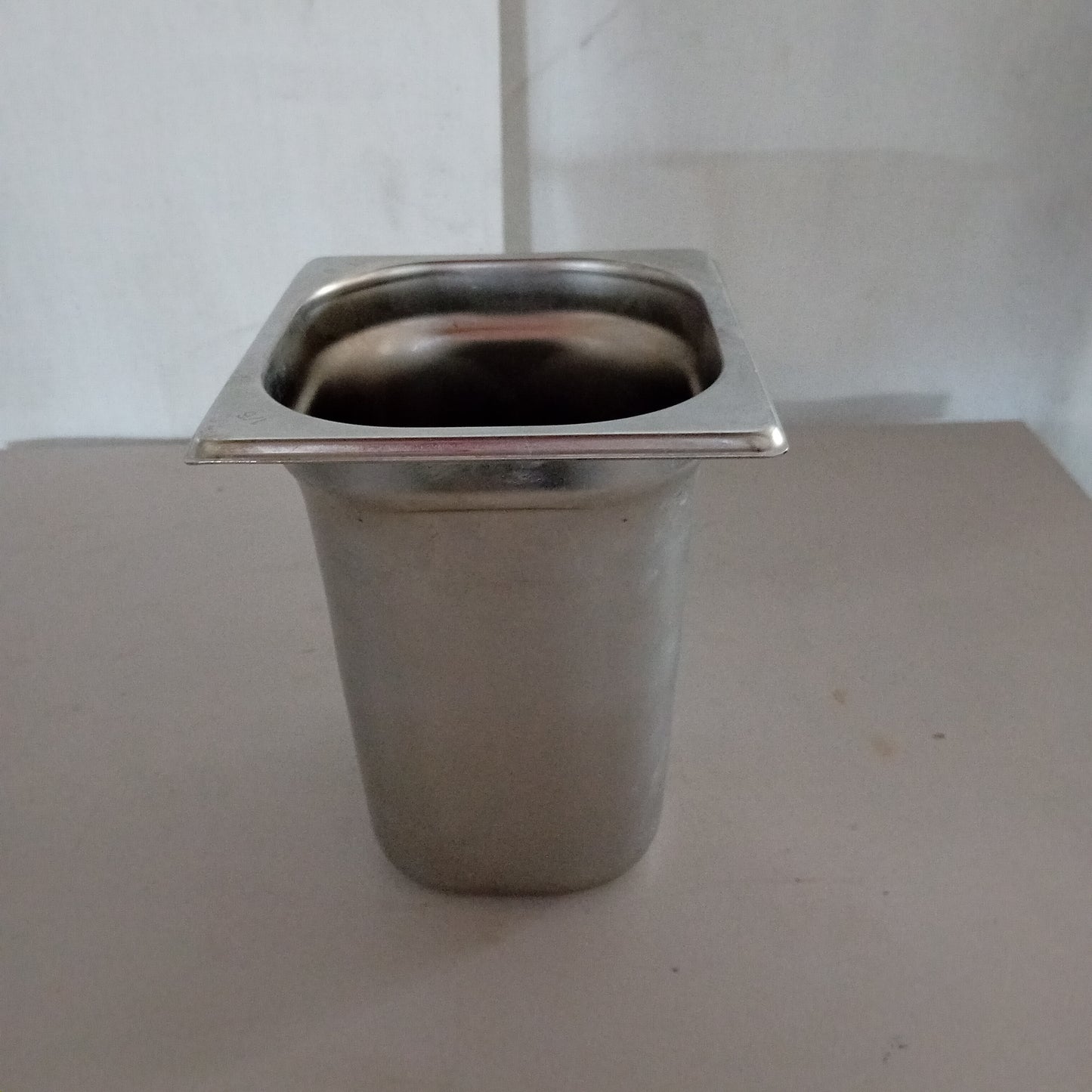 Contenitore gastronorm 1/6 usato 16x18 cm altezza 20cm Attrezzatura da ristorazione usata Sd Service Store