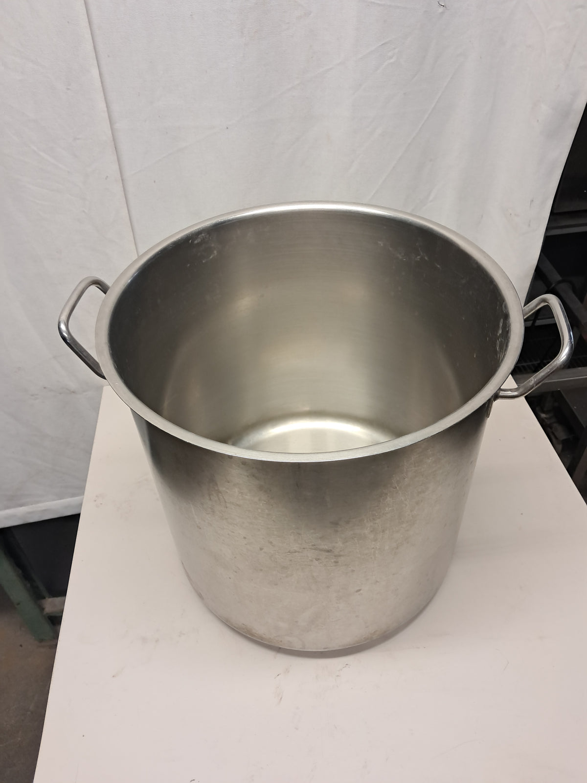 Pentola in alluminio con manici, Ø 43 cm — usata Attrezzatura da ristorazione usata Sd Service Store