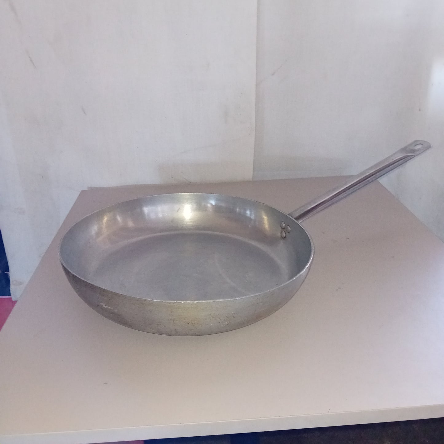 Padella in alluminio usata con manico diametro 37cm altezza 6cm Attrezzatura da ristorazione usata Sd Service Store