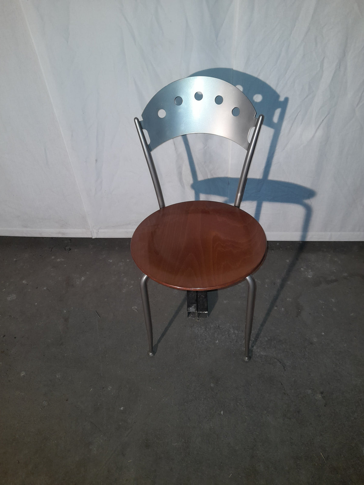 Sedie in legno e ferro, altezza seduta 46 cm — usate Attrezzatura da ristorazione usata Sd Service Store