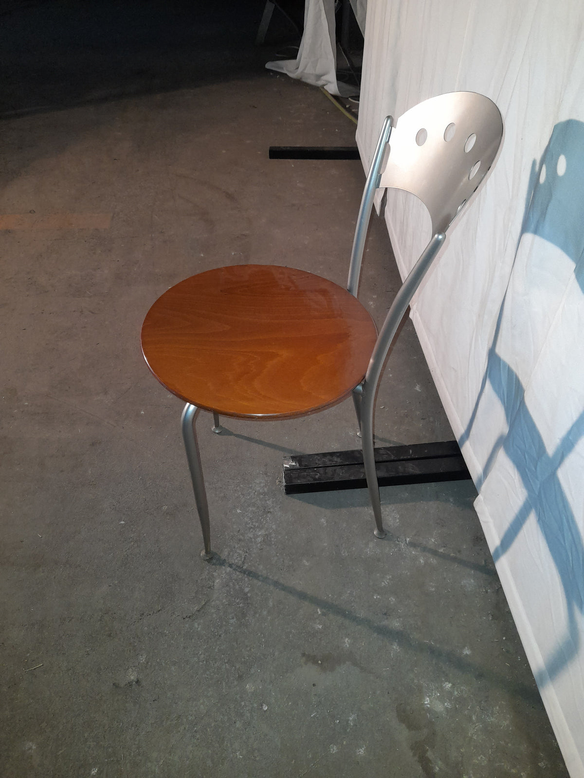 Sedie in legno e ferro, altezza seduta 46 cm — usate Attrezzatura da ristorazione usata Sd Service Store