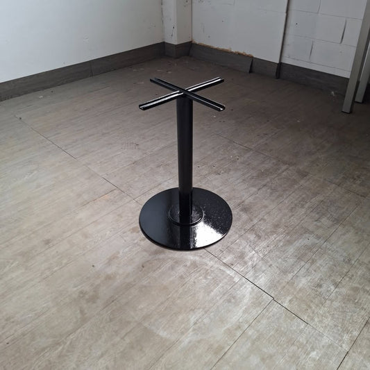 Set 11 basi per tavoli in ghisa nera lucida, H 69 cm, per piani fino a 80 × 80 cm — usate Attrezzatura da ristorazione usata Sd Service Store