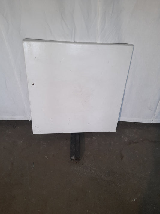 Set 12 piani tavolo Werzalit 80 × 80 cm bianchi con ganci per prolunghe, uso esterno — usati Attrezzatura da ristorazione usata Sd Service Store