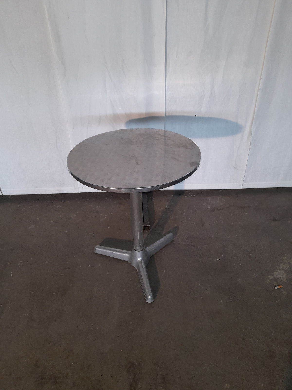 Set 5 tavoli tondi in alluminio, Ø 60 cm — usati Attrezzatura da ristorazione usata Sd Service Store