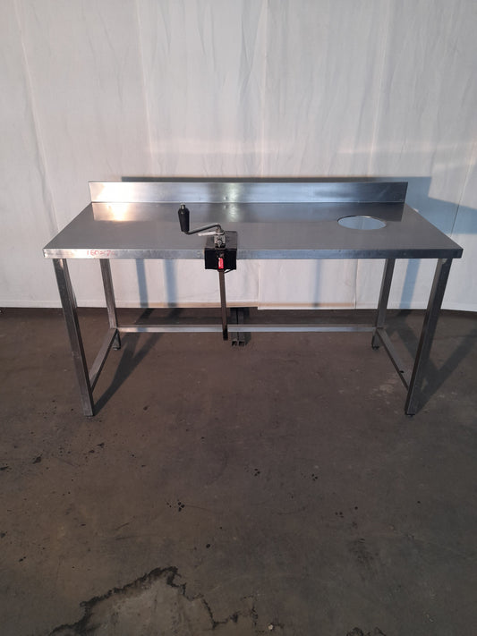 Tavolo in acciaio inox AISI 304, foro per sbarazzo + apriscatole, L 160 cm, P 70 cm, H 85 cm — usato Attrezzatura da ristorazione usata Sd Service Store