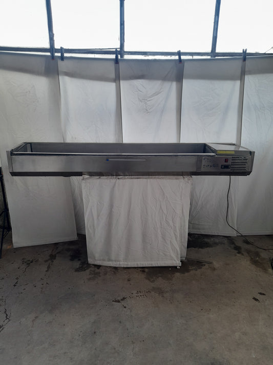 Vetrina refrigerata porta ingredienti per pizzeria, riparata e dichiarata funzionante, L 260 cm, P 42 cm, H 23 cm — usata Attrezzatura da ristorazione usata Sd Service Store